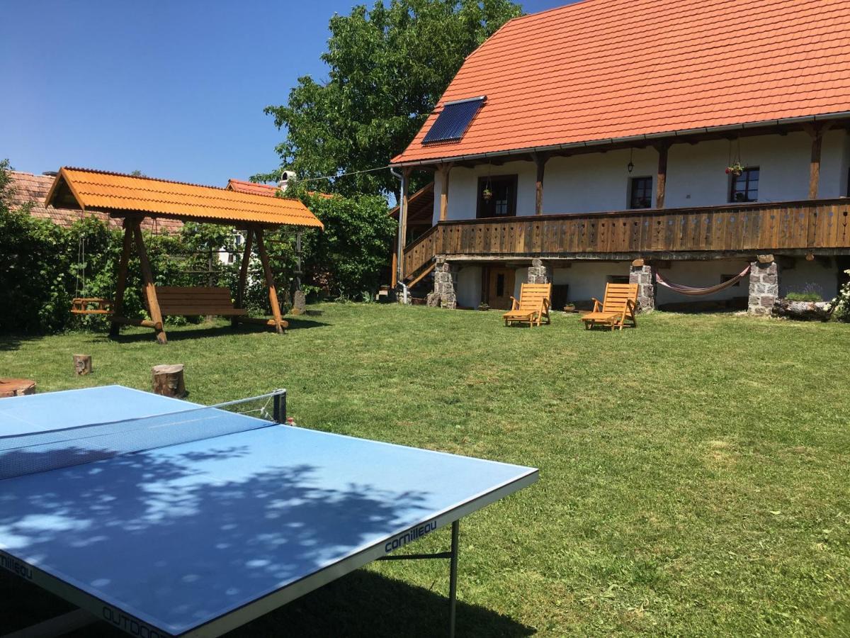 Miklós Lak Felsősófalva Kültér fotó